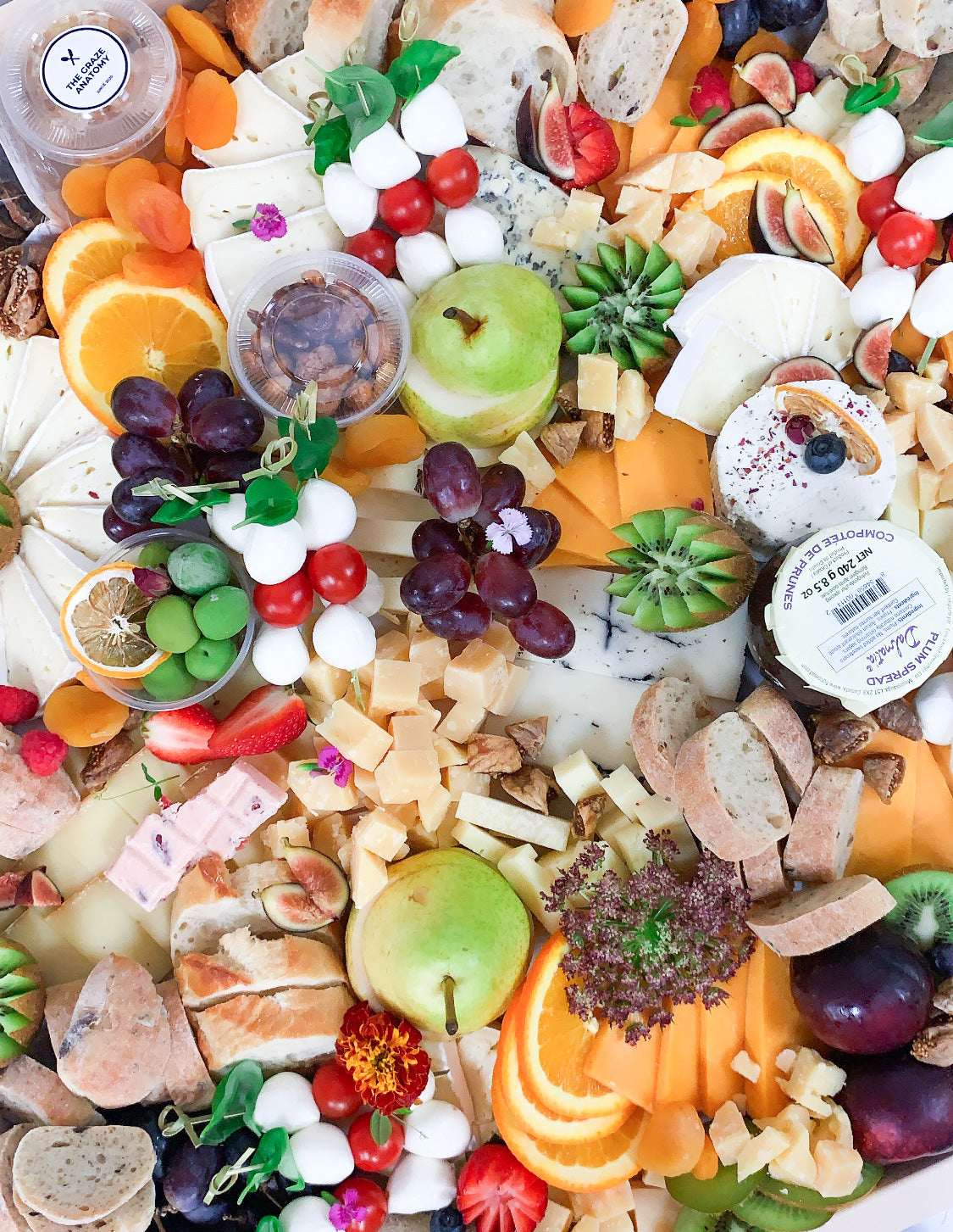 Best large cheese board for delivery in Toronto Ontario